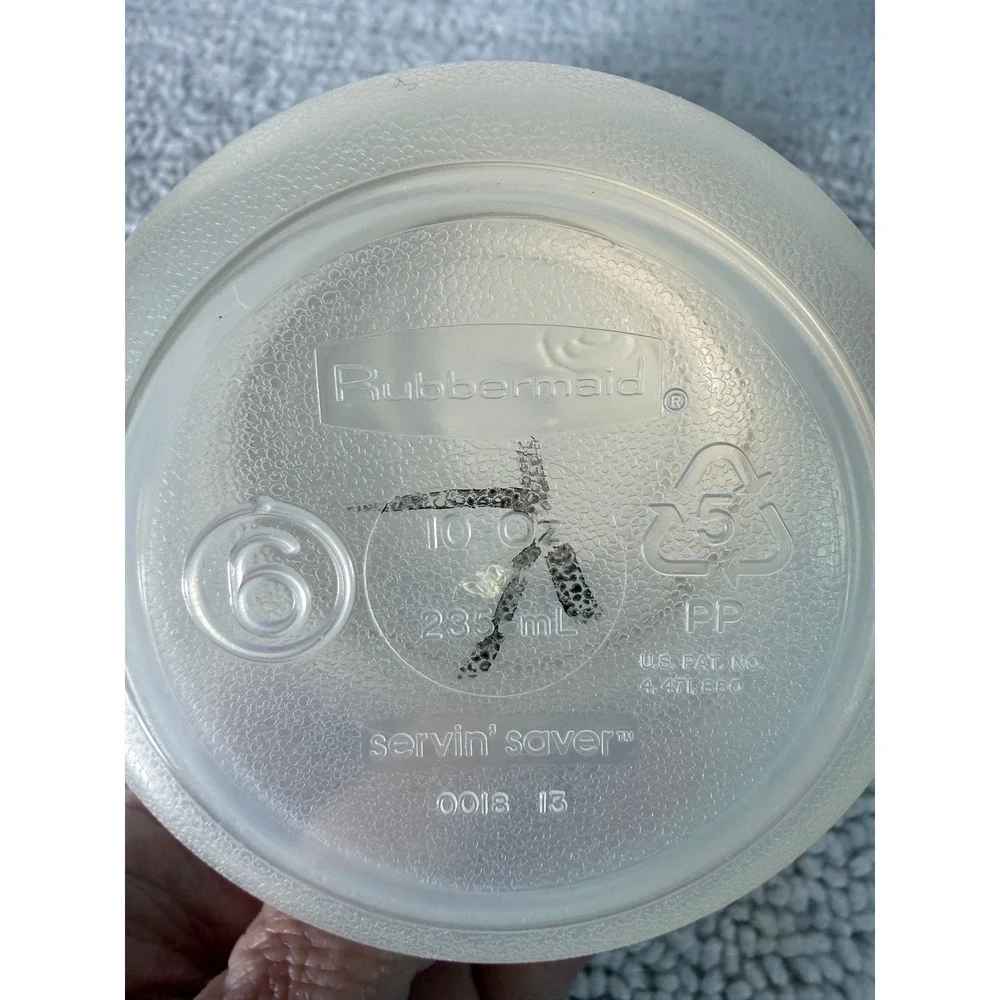 VTG Rubbermaid Servin Saver Shaker Bottle and Round Storage Containers 3pc‎ Set
